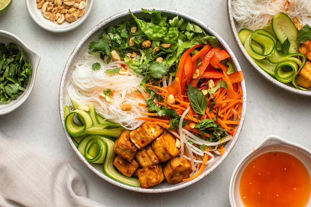 Vegan or Chicken: Craft the Perfect High-Protein Noodle Bowl
